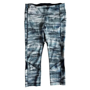 Lululemon Women’s Pace Rival Crop Blues Size 6